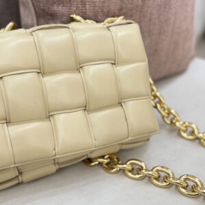 Padded chunky chain bottega veneta - immagine 8