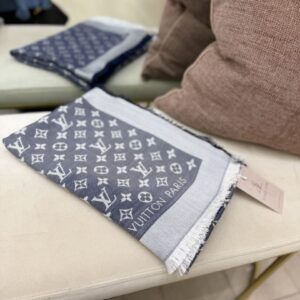 Scialle Lv - immagine 1
